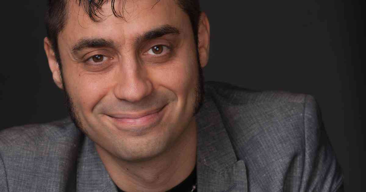 Feature Article on Artistic Director - Michael Scholar, Jr. Feature Article on Artistic Director - Michael Scholar, Jr.
